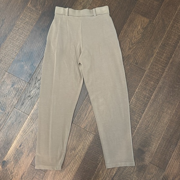 Lune Active Essential Pants in Tan - Picture 9 of 10